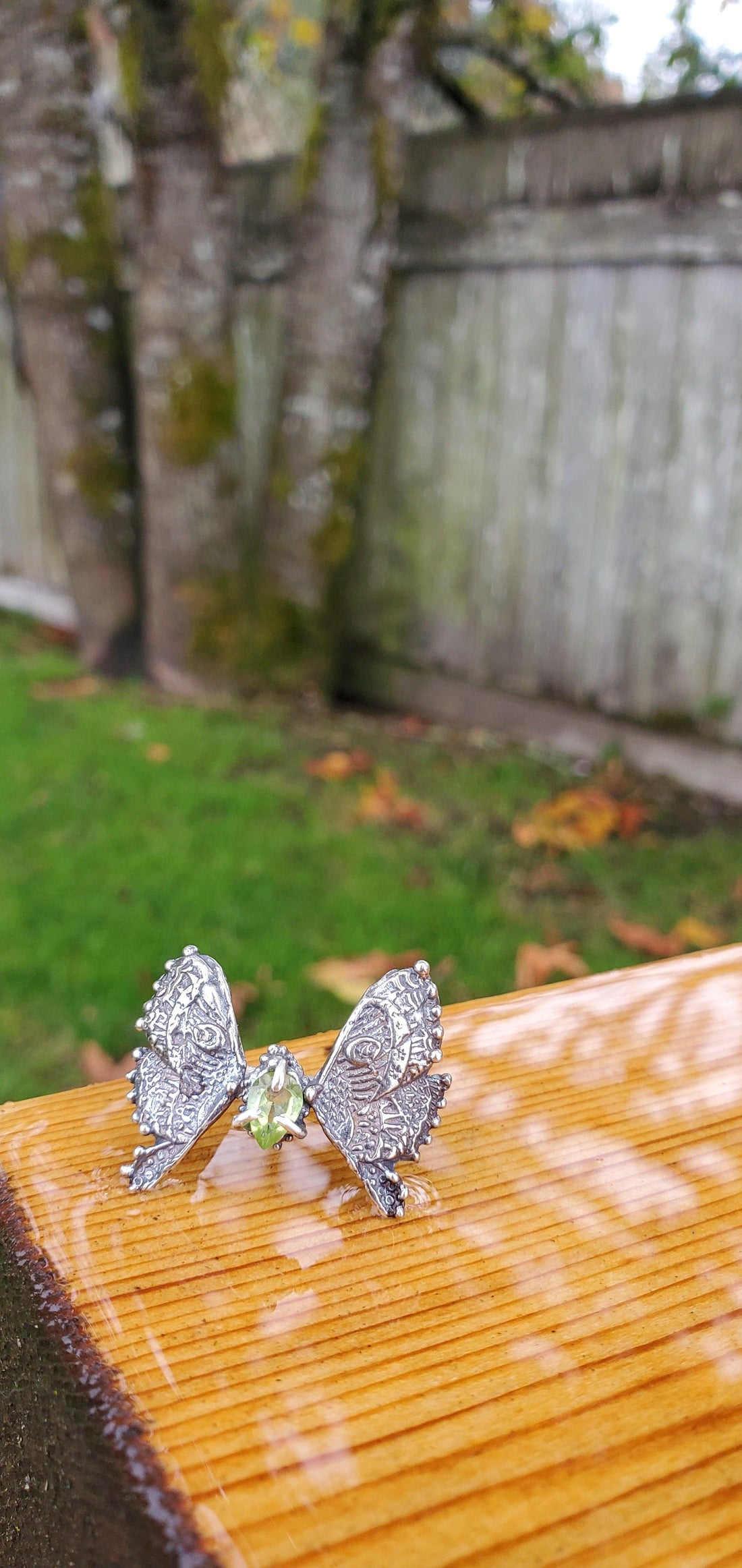 Vancouver Peridot Butterfly Sterling Silver Ring - US Size 7 - Sand and Snow Jewelry - Rings - PNW Collection